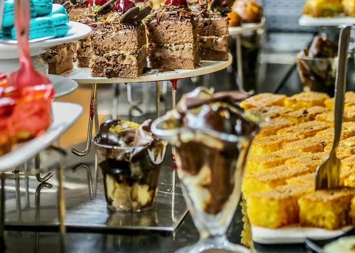 Отель Tropical Deluxe 4*