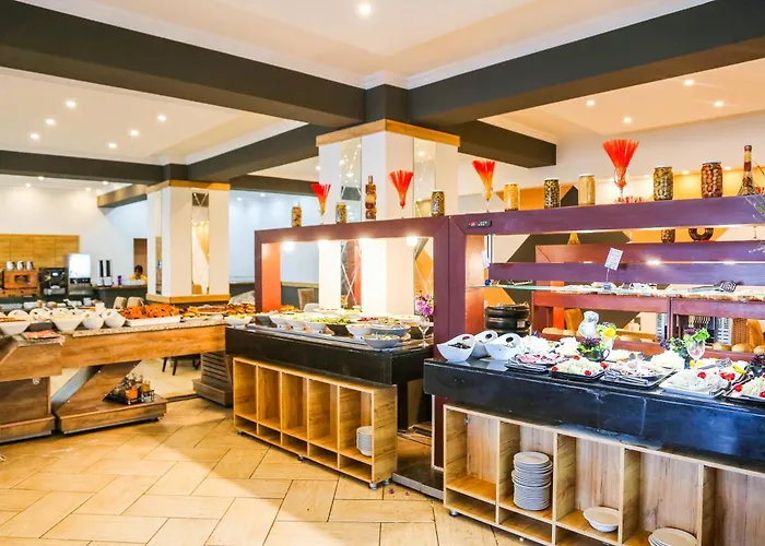 Tropical Deluxe Отель