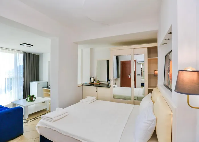 Tropical Deluxe Отель 4*