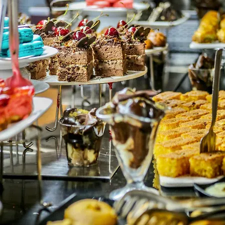 فندق Tropical Deluxe 4*