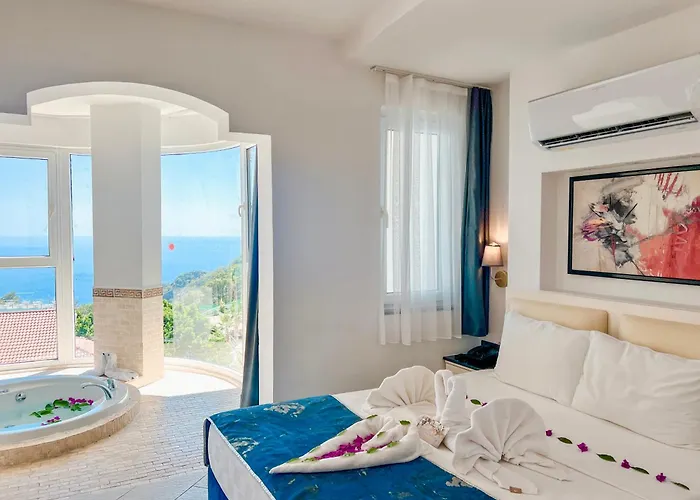 Tropical Deluxe Hotel