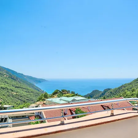 Tropical Deluxe Hotel 4*