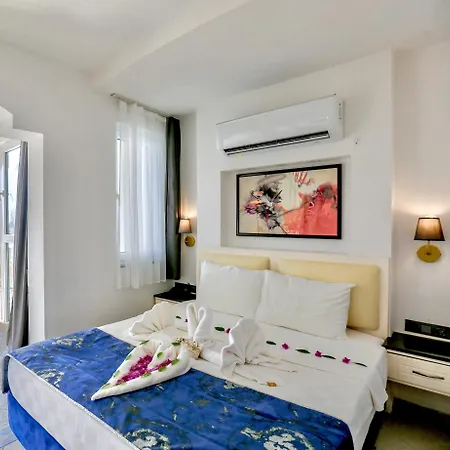 Tropical Deluxe Hotel