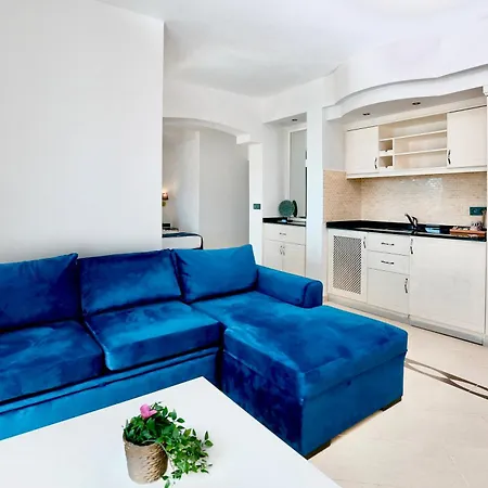 Tropical Deluxe Otel 4*